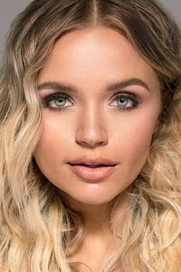 Veronika Dash headshot