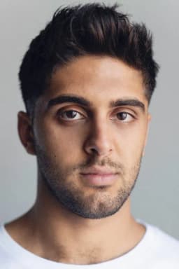 Arian Nik headshot