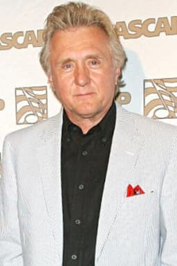 Hawk Wolinski headshot