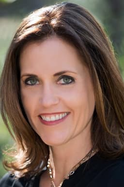 Allison Graham headshot