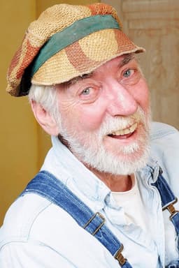 Lowell Landes headshot