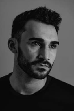 Elliott Allison headshot