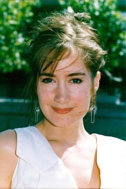 Lynsey Baxter headshot