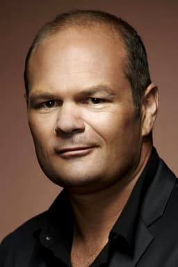 Chris Bauer headshot