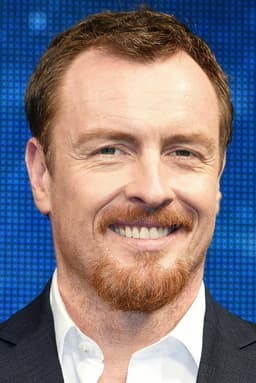 Toby Stephens headshot