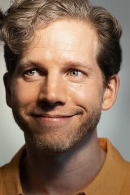 Stark Sands headshot
