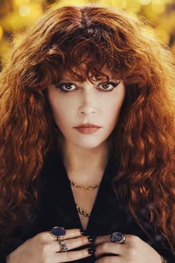 Natasha Lyonne headshot