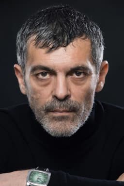 Xabier Deive headshot