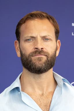 Alessandro Borghi headshot