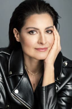 Ledicia Sola headshot