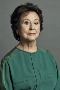 Julieta Serrano headshot