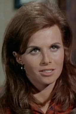 Lynn Loring headshot