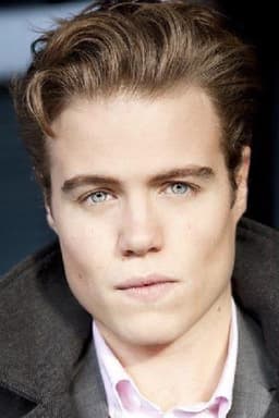 Reilly Dolman headshot