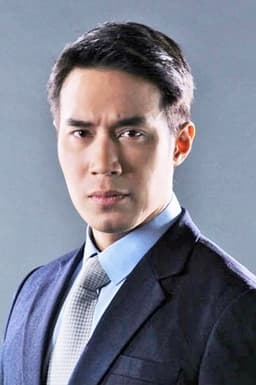 Dom Hetrakul headshot