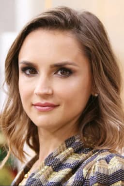 Rachael Leigh Cook headshot