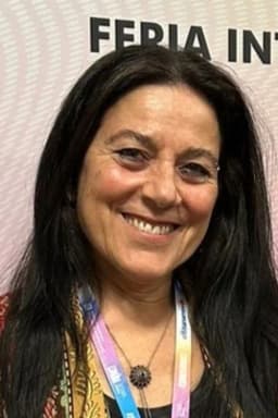 Sandra Lorenzano headshot