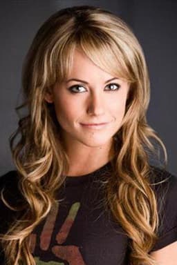 Lisa Marie Caruk headshot