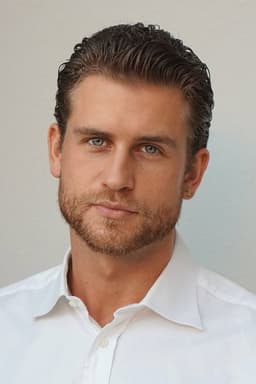 Harrison Luna headshot