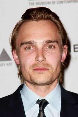 Joey Kern headshot