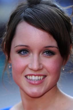 Scarlett Alice Johnson headshot
