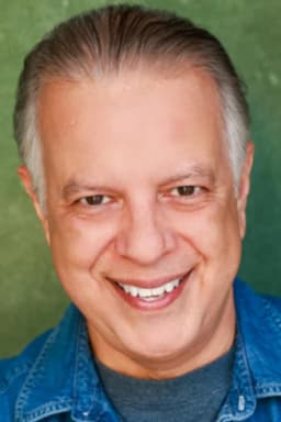 Hector Machado headshot