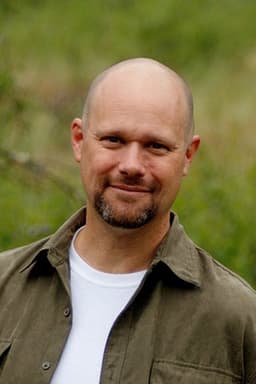 Jay Underwood headshot