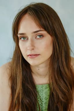 Georgia Eyers headshot