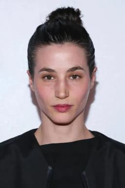 Elisa Lasowski headshot