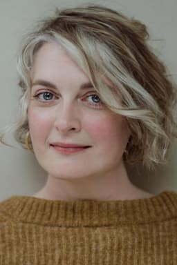 Julia Grace headshot