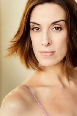 Lisa Arch headshot