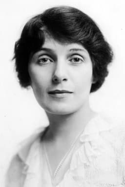 Mary Alden headshot