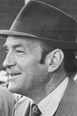 Peter Cummins headshot