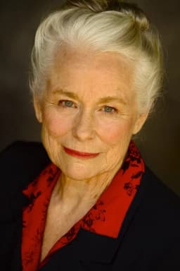 Ellen Geer headshot
