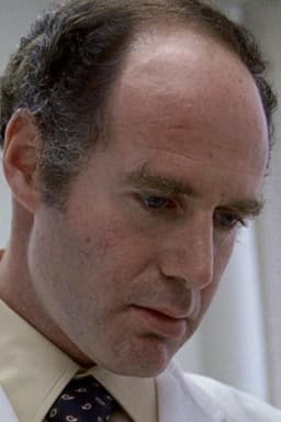 Barton Heyman headshot