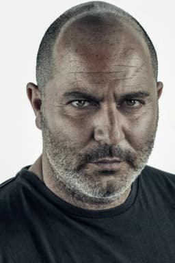 Lior Raz headshot