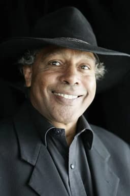 Ernie Dingo headshot