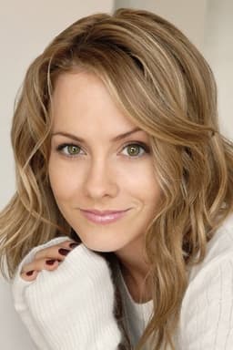 Kelly Stables headshot