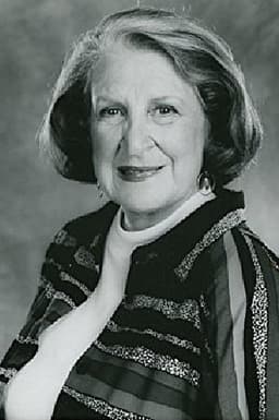 Ruth Kobart headshot