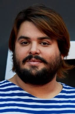 Brays Efe headshot