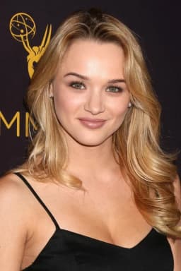 Hunter King headshot