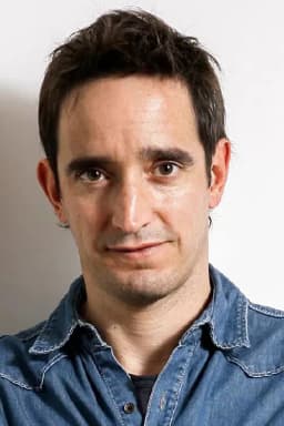 Nicolás Saavedra headshot