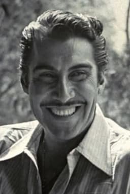 Emilio Fernández headshot