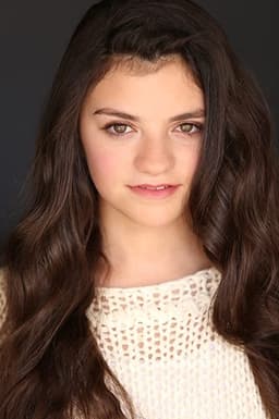 Eva Bella headshot