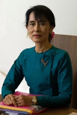 Aung San Suu Kyi headshot