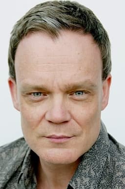 Joel Tobeck headshot