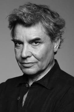 Alejandro Goic headshot