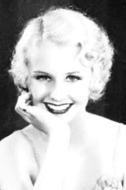 Jayne Shadduck headshot