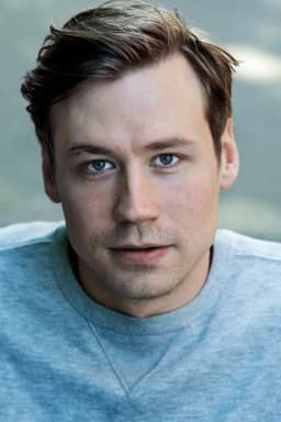 David Kross headshot