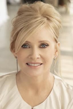 Barbara Crampton headshot