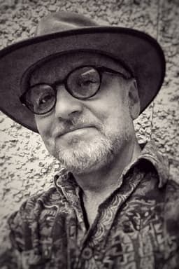 Mak Wilson headshot